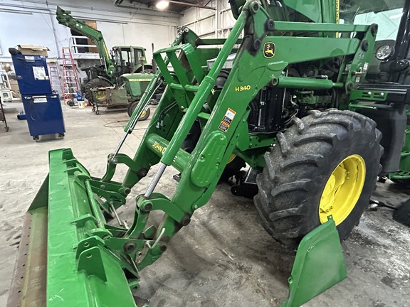 2013 John Deere 6125R Tractor
