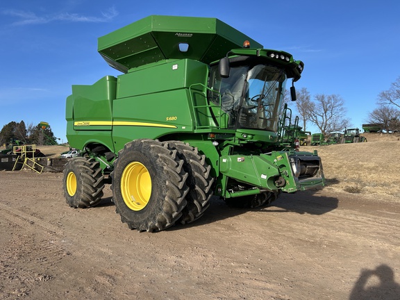 2014 John Deere S680 Combine