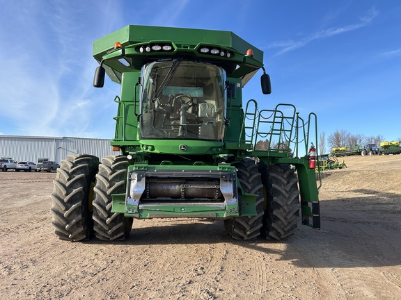 2014 John Deere S680 Combine