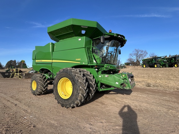 2014 John Deere S680 Combine