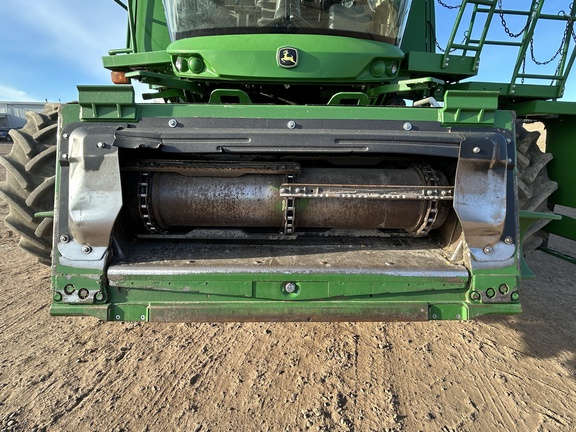 2014 John Deere S680 Combine