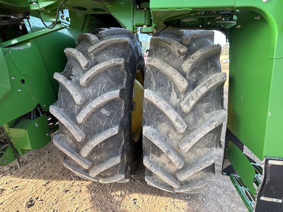 2014 John Deere S680 Combine