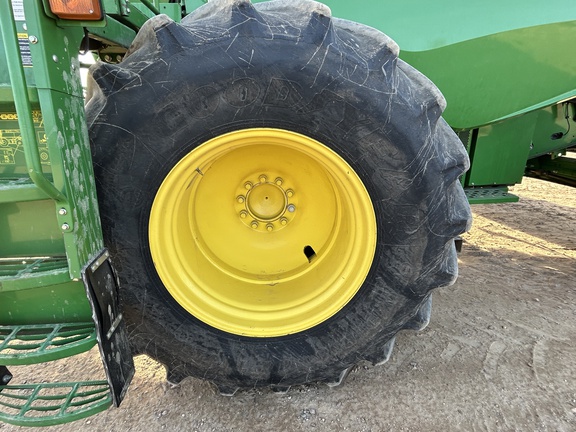 2014 John Deere S680 Combine