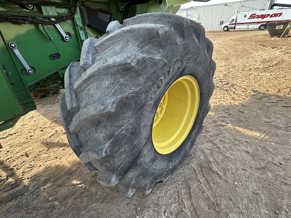 2014 John Deere S680 Combine