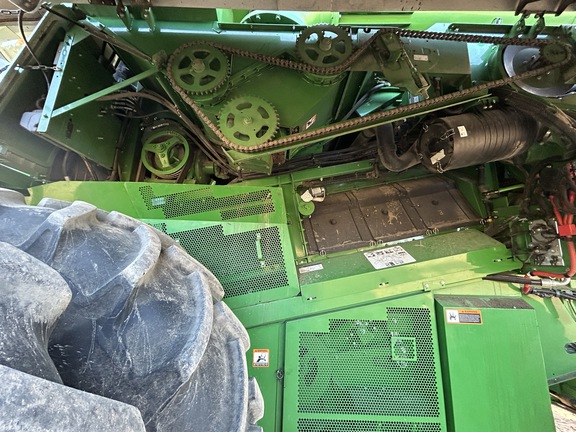 2014 John Deere S680 Combine