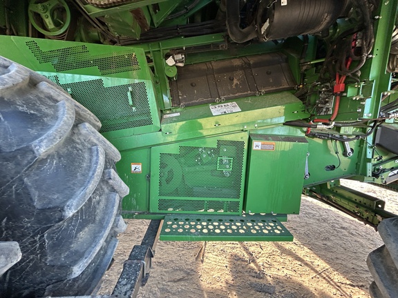 2014 John Deere S680 Combine