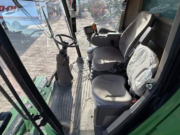 2014 John Deere S680 Combine
