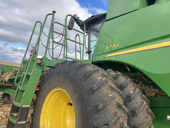 2023 John Deere S770 Combine