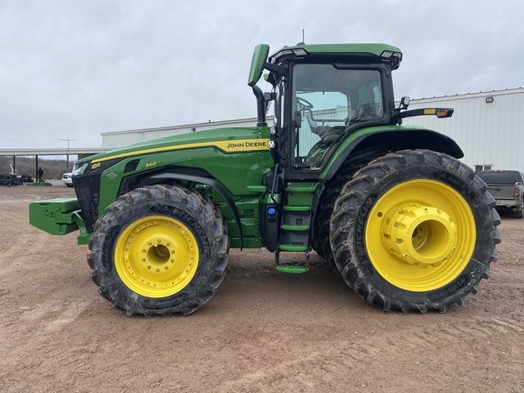 2025 John Deere 8R 340 Tractor