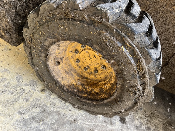 2024 John Deere 320G Skid Steer Loader