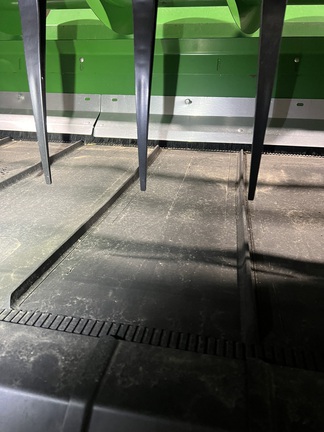 2020 John Deere 745FD Header Combine