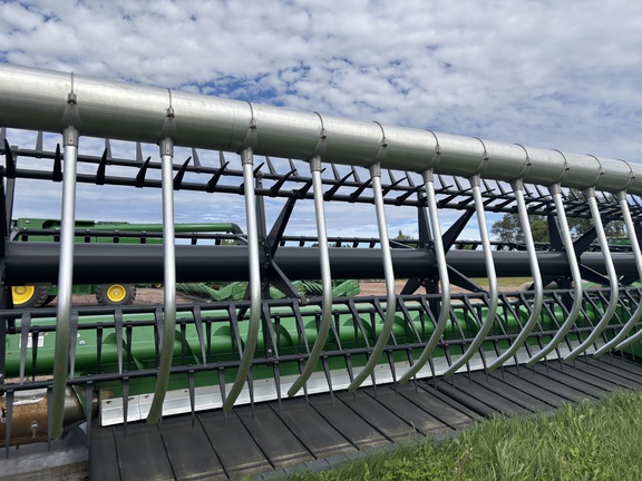 2020 John Deere 745FD Header Combine