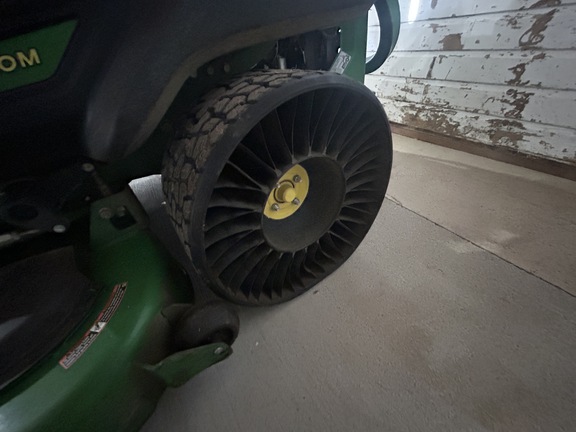 2024 John Deere Z930M Mower/Zero Turn
