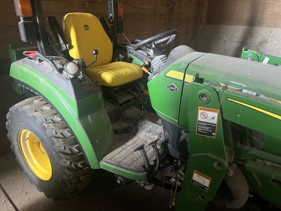 2025 John Deere 2032R Tractor Compact