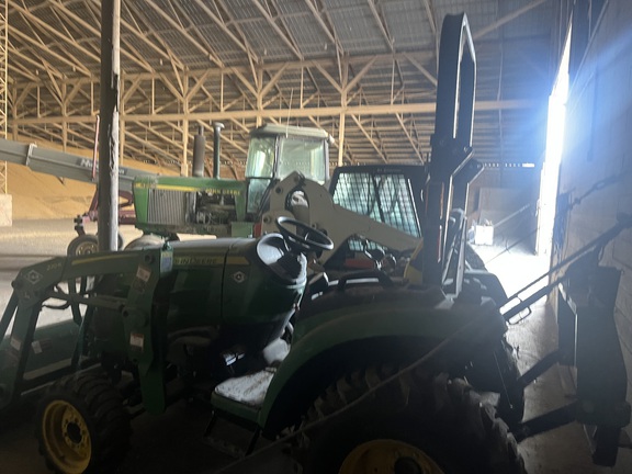 2025 John Deere 2032R Tractor Compact