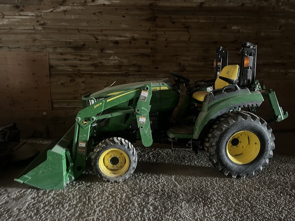2025 John Deere 2032R Tractor Compact