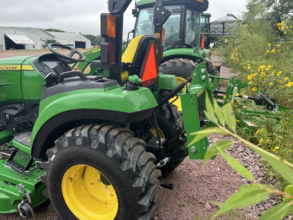2025 John Deere 2032R Tractor Compact