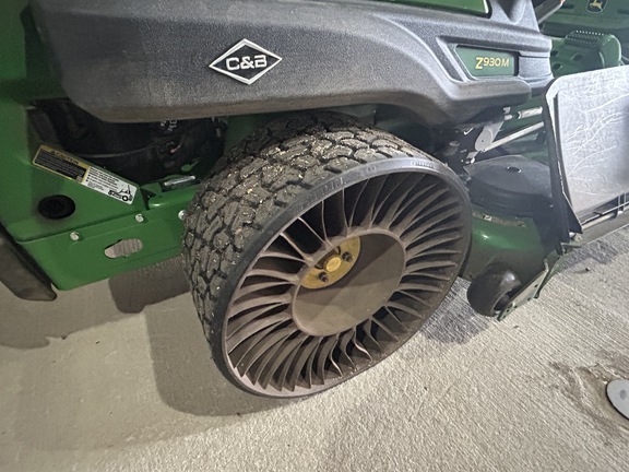 2024 John Deere Z930M Mower/Zero Turn