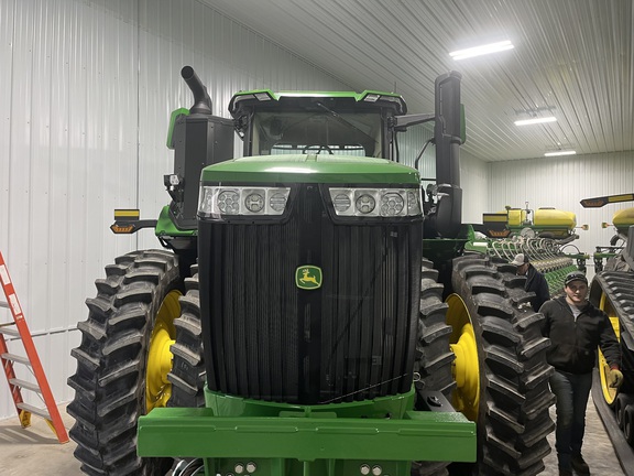 2025 John Deere 9R 440 Tractor 4WD