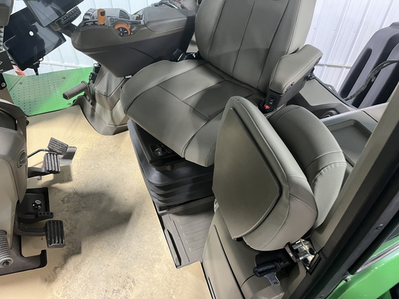 2025 John Deere 9R 440 Tractor 4WD