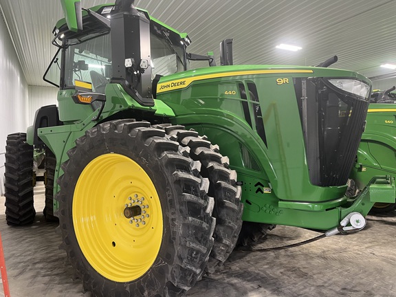 2025 John Deere 9R 440 Tractor 4WD