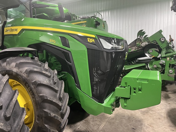 2025 John Deere 8R 370 Tractor
