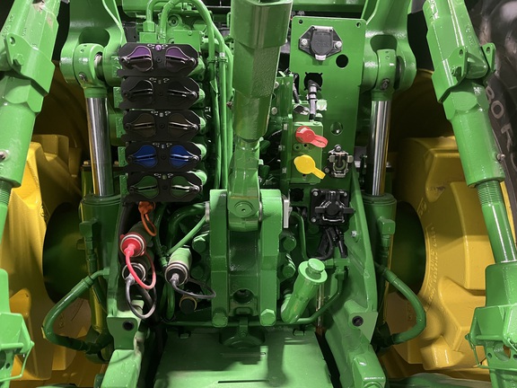 2025 John Deere 8R 370 Tractor
