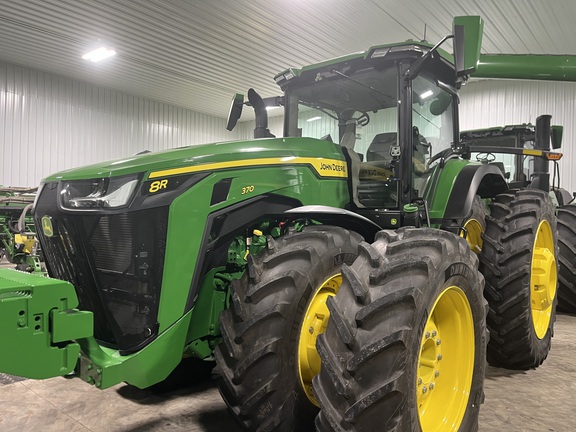 2025 John Deere 8R 370 Tractor