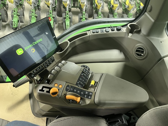 2025 John Deere 8R 370 Tractor