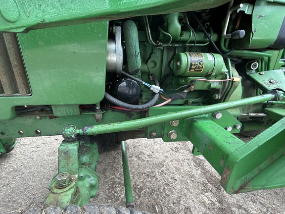 1983 John Deere 750 Tractor Compact