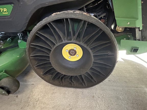 2024 John Deere Z997R Mower/Zero Turn