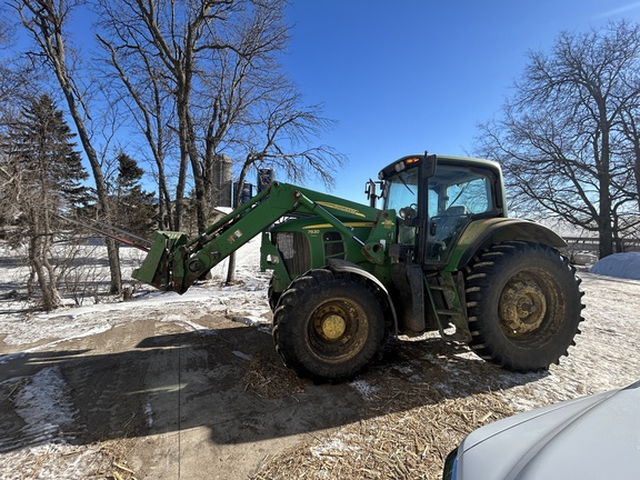 2010 John Deere 7530 Premium Tractor