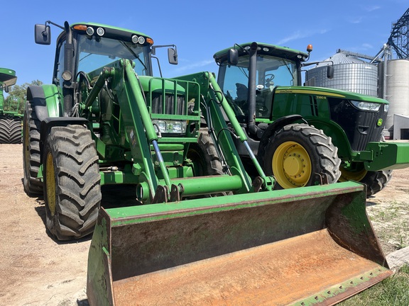 2010 John Deere 7530 Premium Tractor