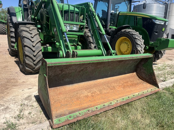 2010 John Deere 7530 Premium Tractor
