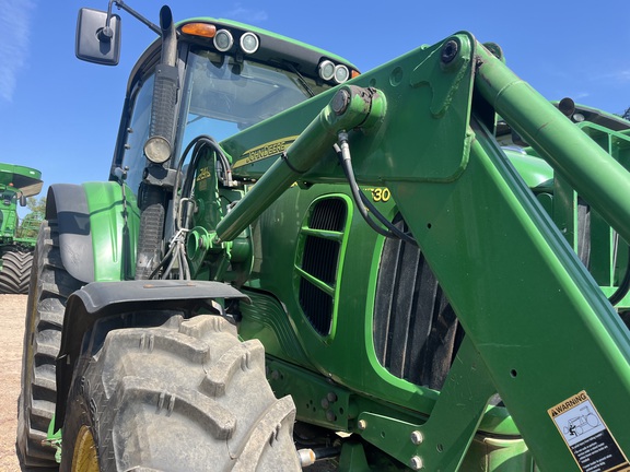 2010 John Deere 7530 Premium Tractor
