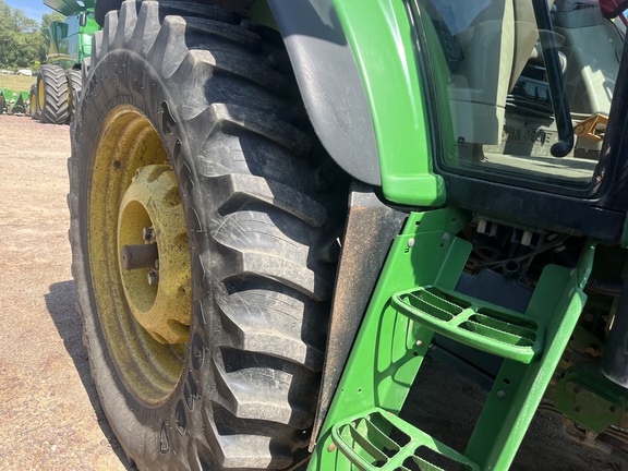 2010 John Deere 7530 Premium Tractor