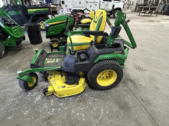 2022 John Deere Z545R Mower/Zero Turn