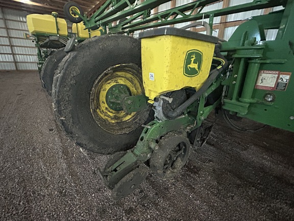 2024 John Deere 1775NT Planter