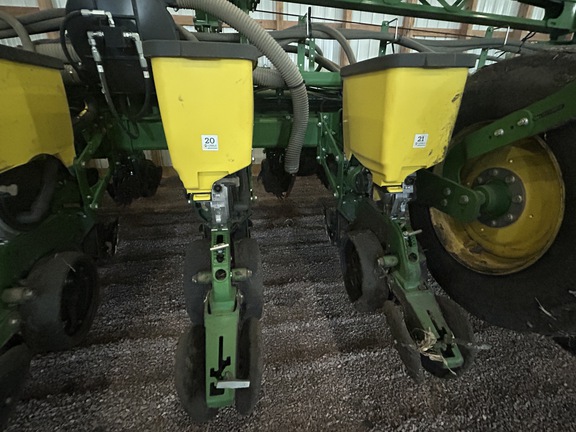 2024 John Deere 1775NT Planter