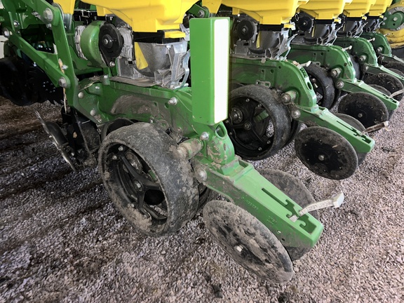 2024 John Deere 1775NT Planter