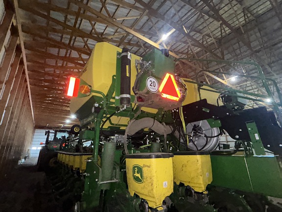 2024 John Deere 1775NT Planter