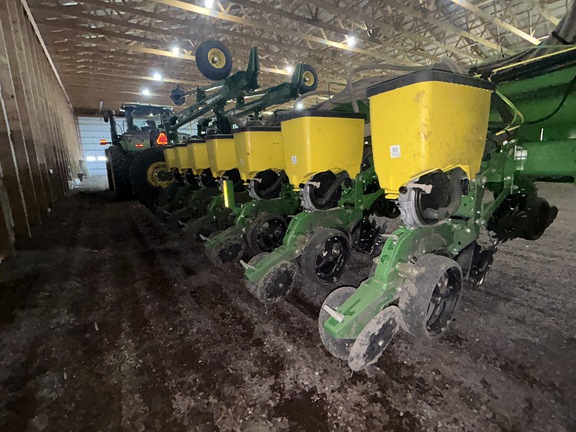 2024 John Deere 1775NT Planter