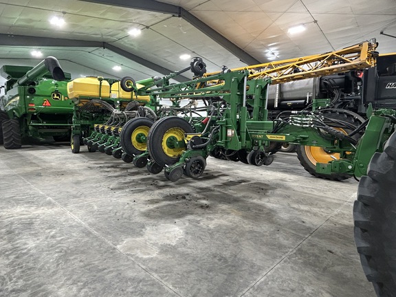 2026 John Deere 1775NT Planter