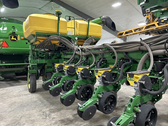 2026 John Deere 1775NT Planter