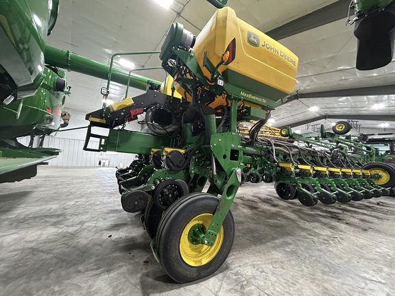 2026 John Deere 1775NT Planter