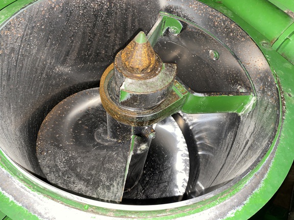 2009 Brent 1082 Grain Cart