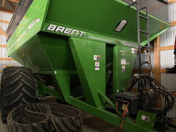 2009 Brent 1082 Grain Cart
