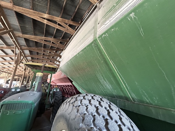 1993 Unverferth 672 Grain Cart