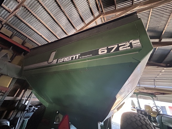 1993 Unverferth 672 Grain Cart