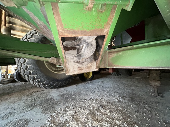 1993 Unverferth 672 Grain Cart